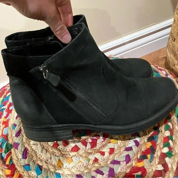 Earth Jordan black leather  ankle boots - Picture 8 of 8